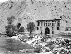 بێستوون ساڵی 1928.jpg